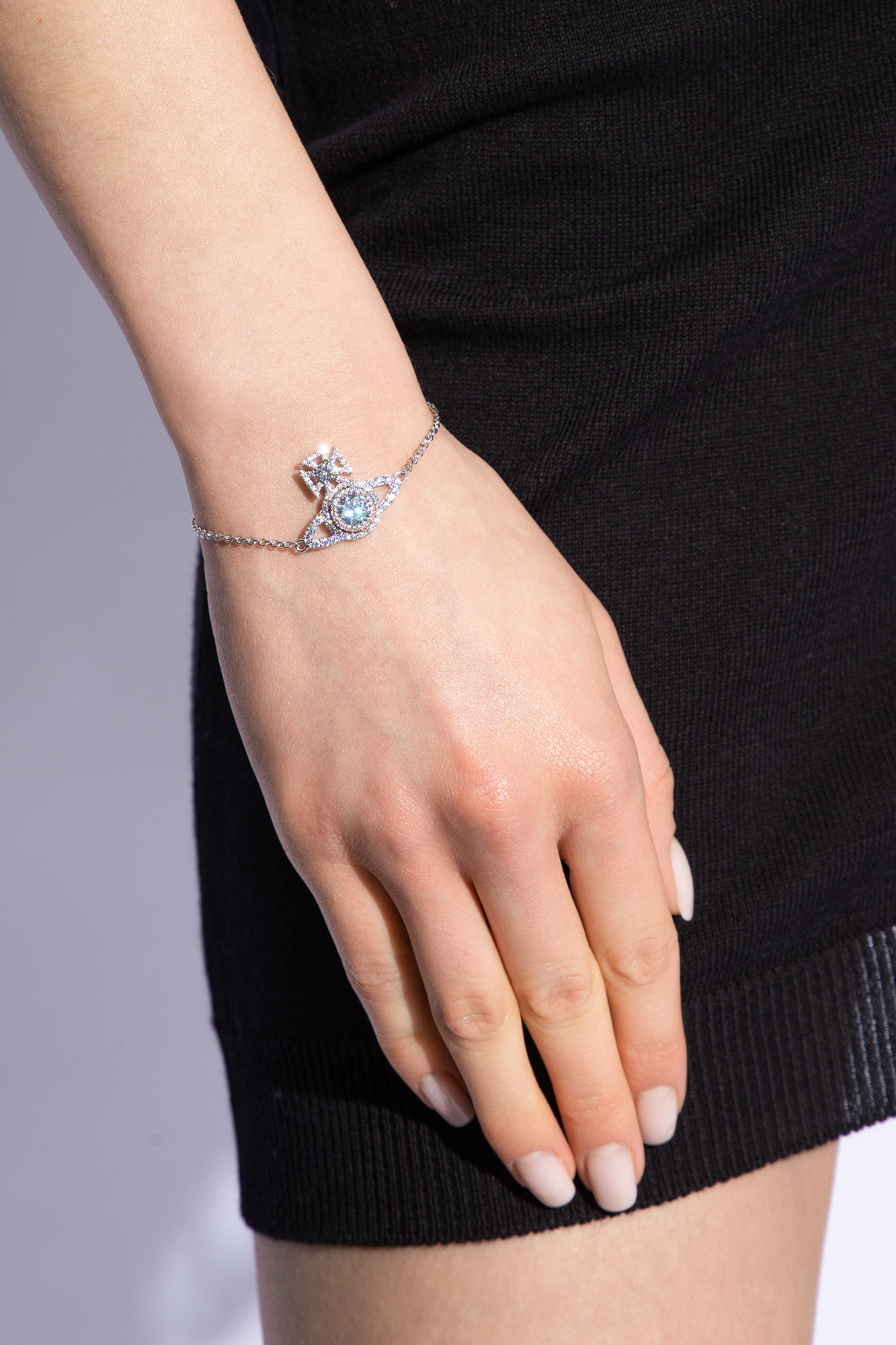 【関税・送料込み】VIVIENNE WESTWOOD SILVER BRASS BRACELET Vivienne Westwood Silver Brass Bracelet | italist